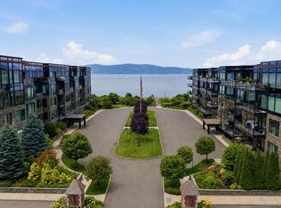 16 Rivers Edge Drive #201, Tarrytown, NY 10591