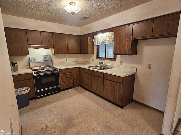 5th image of 803 S Adams Pl