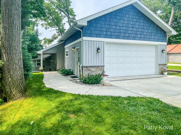 2580 Seymour Dr, Shelbyville, MI 49344