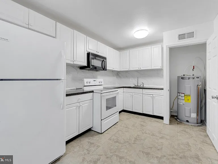 1117 Kaye Ct — Photo 8