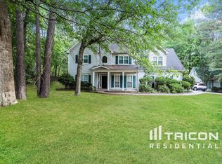 120 Rock Glen Ct, Fayetteville, GA 30215