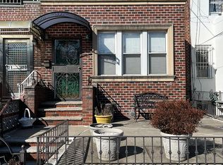 2118 37th St, Astoria, NY 11105