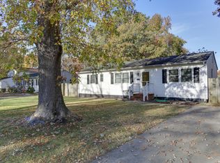 305 Tabbs Ln, Newport News, VA 23602