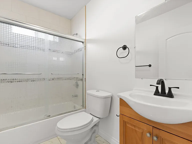 1534 N Soto St — Photo 11