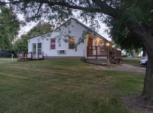 120 2nd St S, Walford, IA 52351