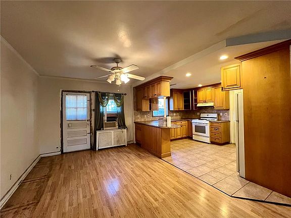 5th image of 1746 Gerritsen Ave