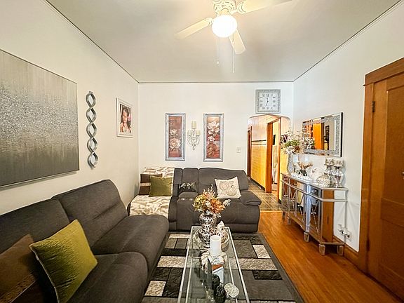 4th image of 3040 S Keeler Ave