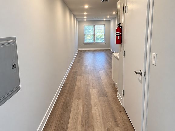 3rd image of 198 Harrison St Floor 3
