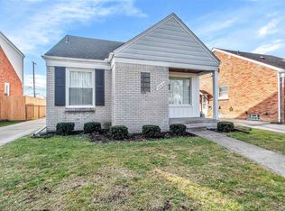 20912 Kenmore Ave, Harper Woods, MI 48225