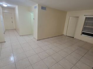 555 NE 149th St APT 4, Miami, FL 33161