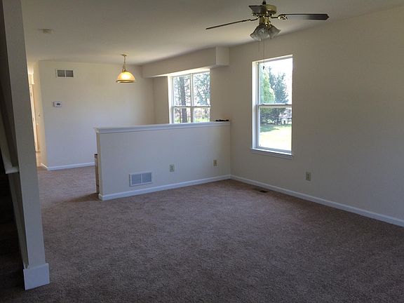 Living room/dining room