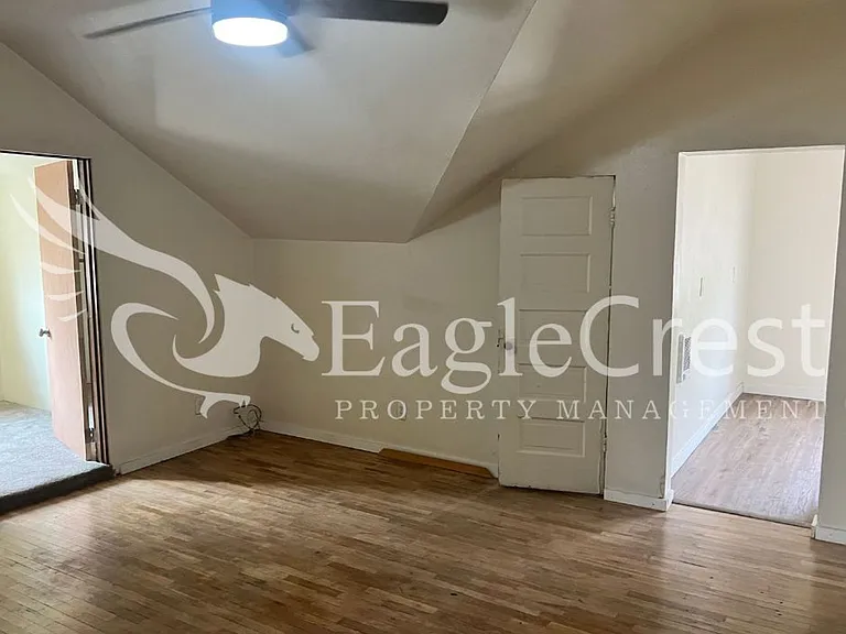 309 E Sumach St — Photo 10