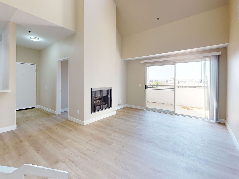1st image of 156 S Oak Knoll Ave APT 301