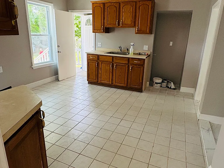 131 Ellsworth St #1 — Photo 10