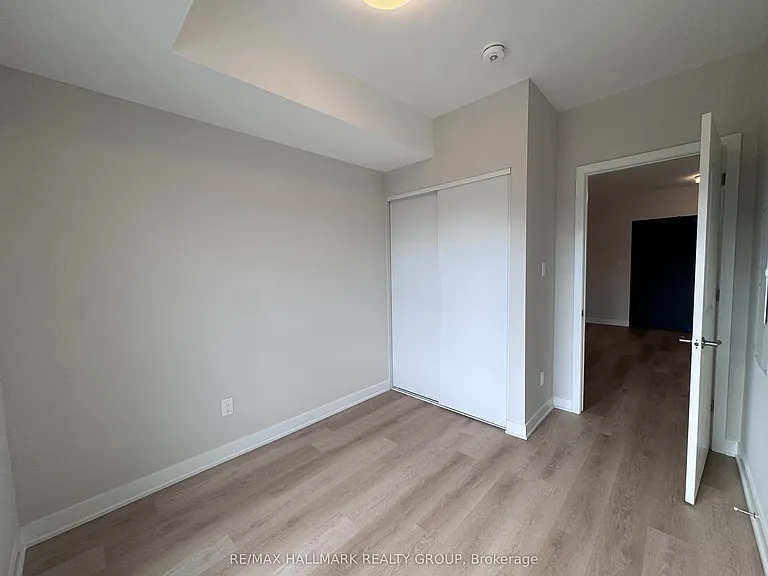 2370 Tenth Line Rd #302 — Photo 25