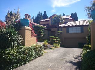 2828 W Viewmont Way W, Seattle, WA 98199