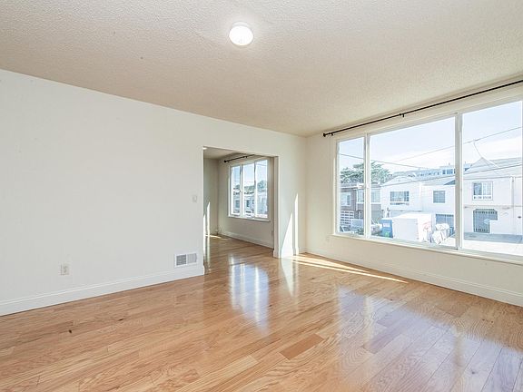 3rd image of 2131 40th Ave