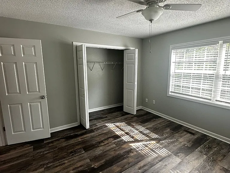 Center Town Condominiums — Photo 26
