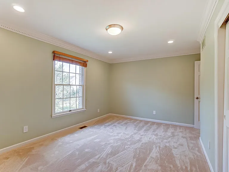 11410 Avant Ln — Photo 31