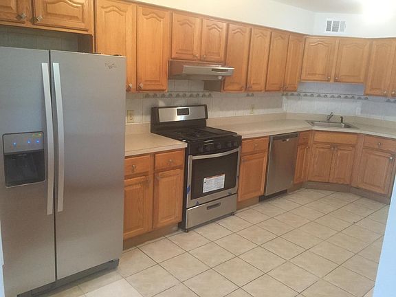 5th image of 47 Jewett Ave #2
