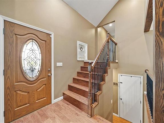 5th image of 8910 Lexington Ave