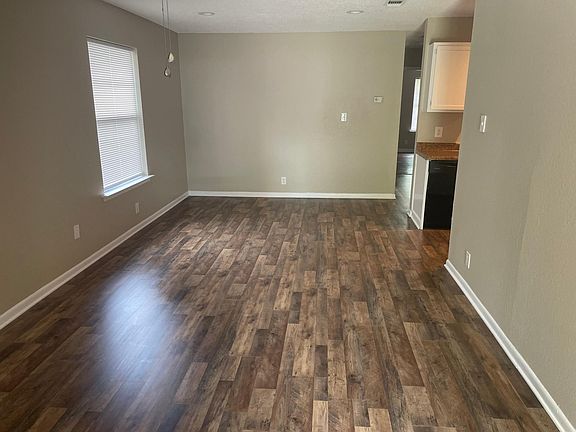 4th image of 227 San Angelo St #A
