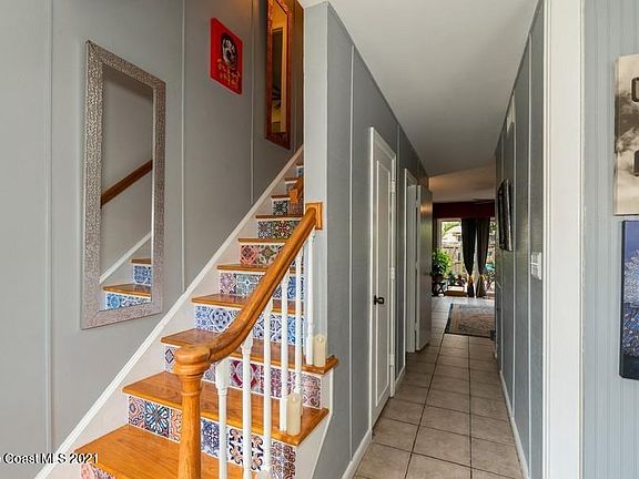 2nd image of 914 Jamestown Ave #87