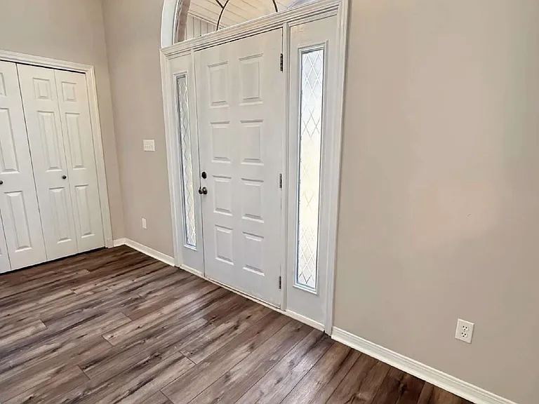 404 Buxton Way — Photo 2