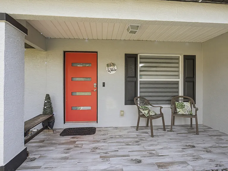 10924 SW 48th Ter — Photo 3