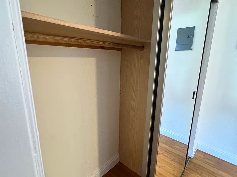 1112 N Kingsley Dr #4 — Photo 4