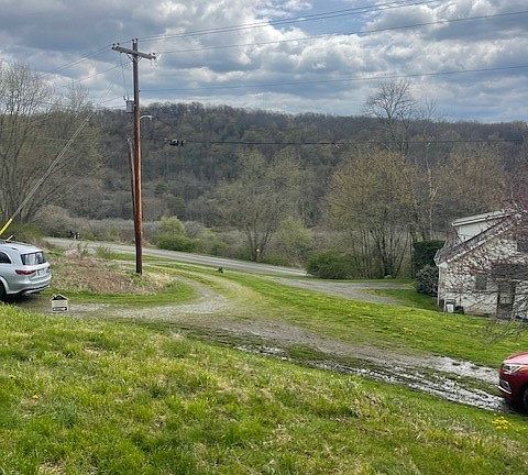 5th image of 351 Thorn Run Rd