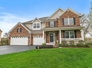 370 Comstock Dr, Elgin, IL 60124