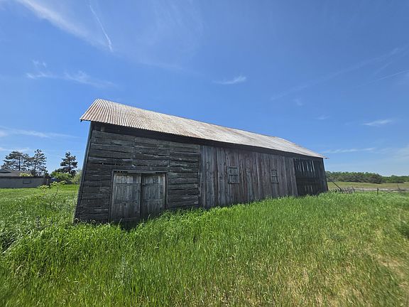 3rd image of 3129 Oaks Rd