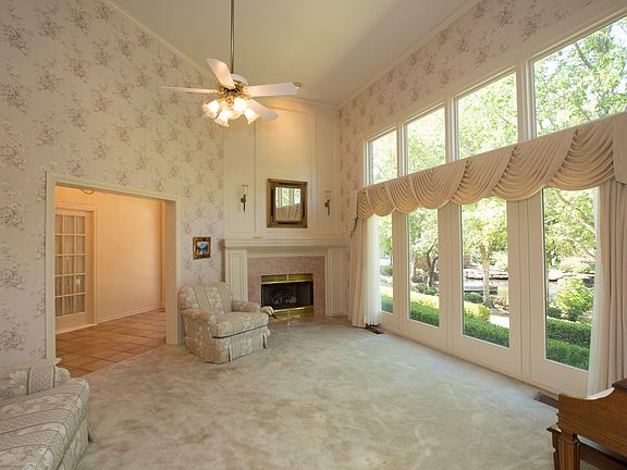 Formal Lvg Flr to Ceiling Windows