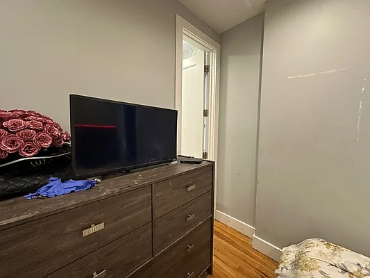 Rented by Yup Realty LLC | media 8