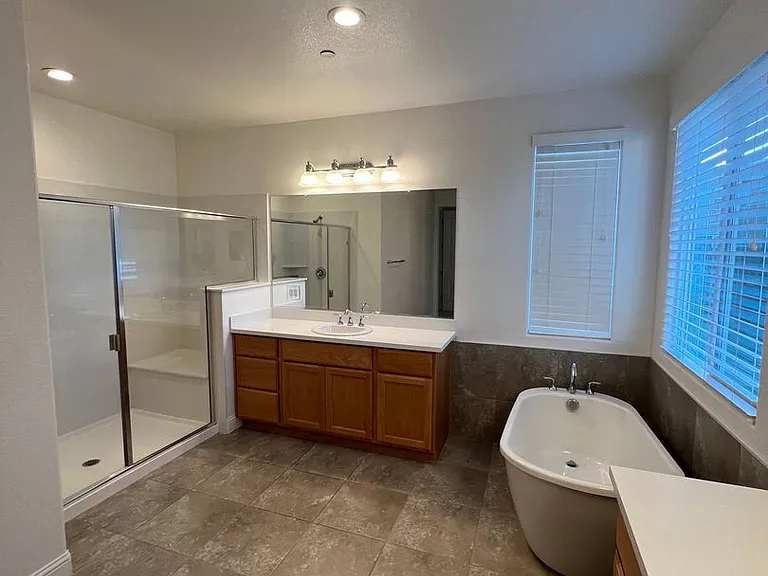 1512 Peony Ln — Photo 24