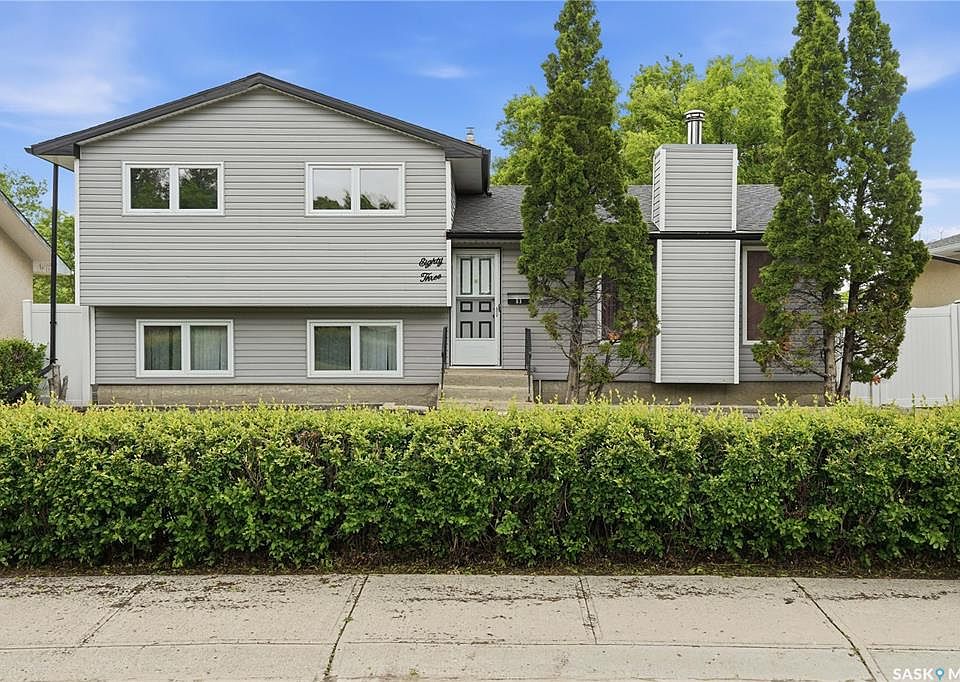 1st image of 83 FUHRMANN CRESCENT