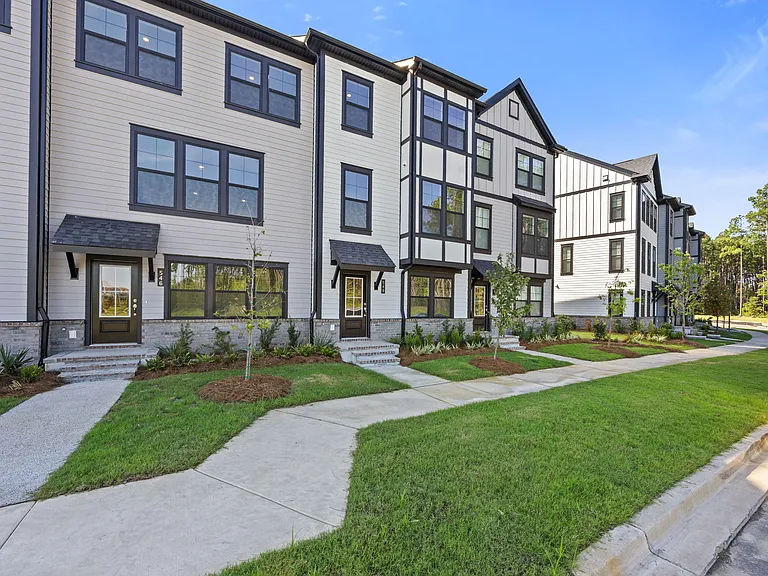 548 Scholar Way — Photo 3