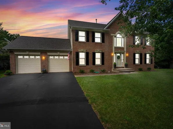 13425 Alfred Mill Ct, Herndon, VA 20171