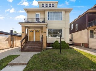 1411 Wayburn Ave, Grosse Pointe, MI 48230