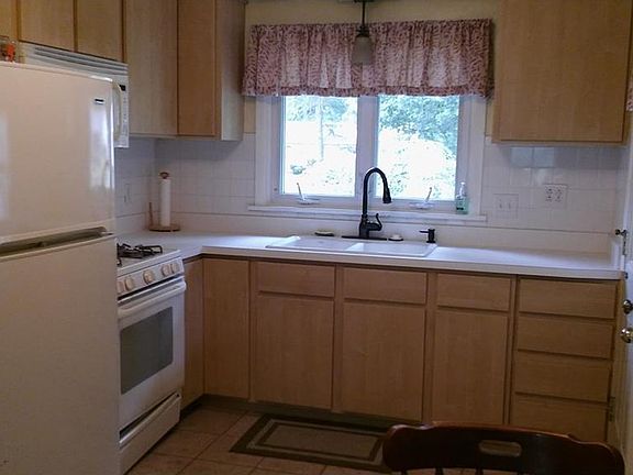 3rd image of 7233 Forest Hill Ave