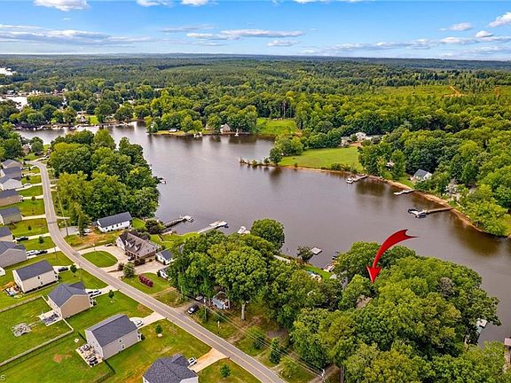 4th image of 1331 Hickory Point Dr