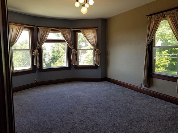2nd image of 1720 1/2 Lincoln Ct #Up