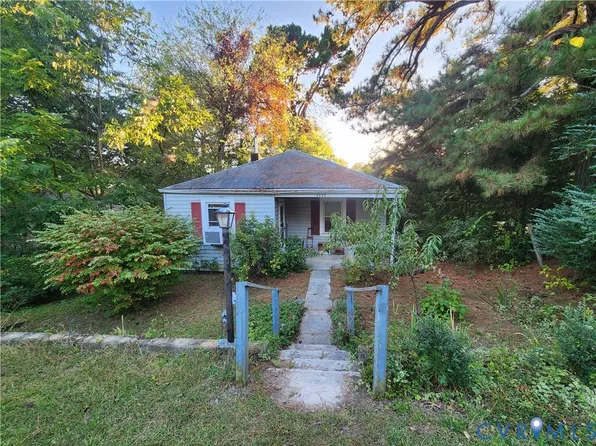 1815 Roberts St, Farmville, VA 23901