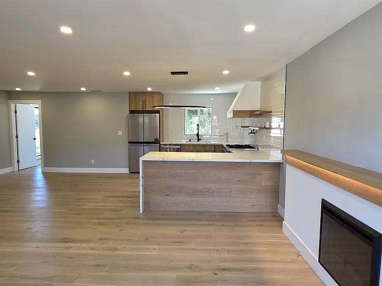 373 Avalon Dr — Photo 7