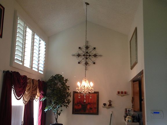 5th image of 649 E Merion St