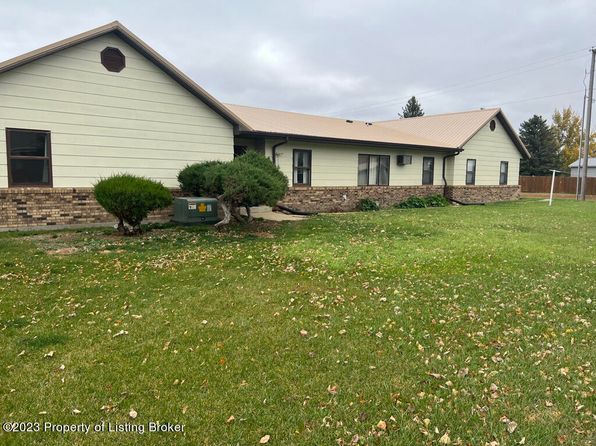 201 2nd St N, Regent, ND 58650