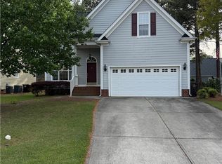 117 Cottswold Ln, Spring Lake, NC 28390