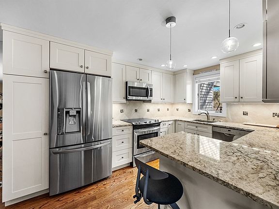 4th image of 381 Great Oak Rd APT 9