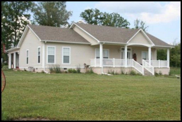 1st image of 115 Willow Lake Dr